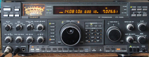 Трансивер YAESU FT1000 Deluxe, 100KHz-30MHz, 200 watts, ALL Modes